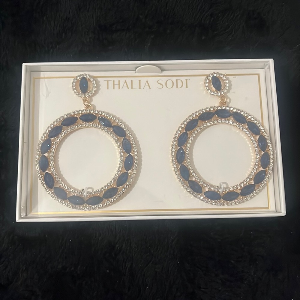 Women’s earrings